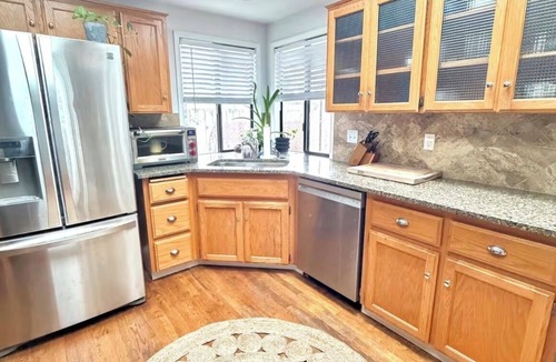 Evergreen House | Spacious Vancouver Home near PDX, Shopping & I-205