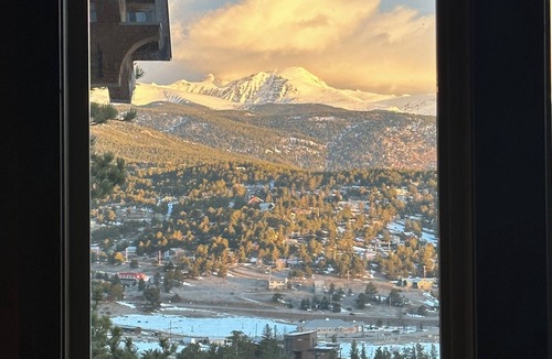Nederland Ski Chalet | Spacious vaulted chalet, BEST MTN Views, KING BED, 3min to Ned, 10min from ski