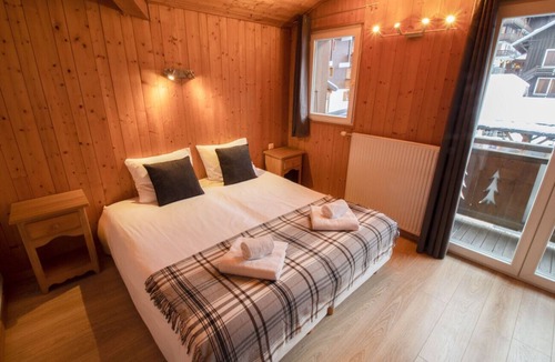 Morzine Ski Chalet | Spacious & Very Central 10 Person Chalet - 40m from Pleney Lift