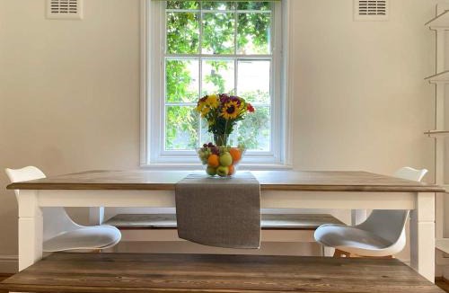 Leicester City Centre House | Spacious Victorian for 10 across Royal Infirmary