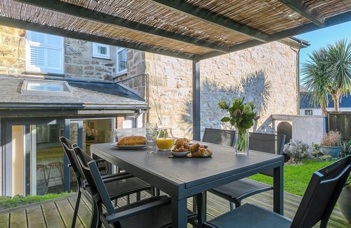Lelant Cottage | Spacious Victorian villa with a substantial enclosed garden.