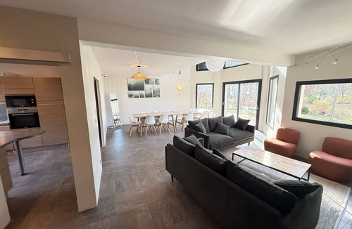 Donnery Cottage | Spacious villa between forest and golf, absolute tranquility