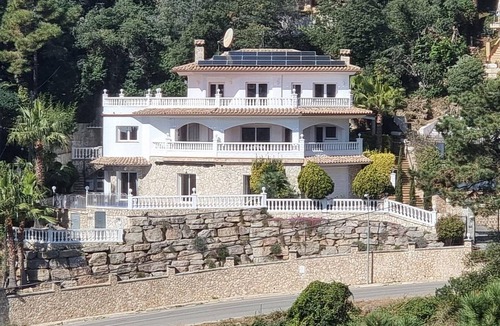 Lloret de Mar Villa | Spacious villa for 18 people with private pool and air conditioning in Lloret de Mar