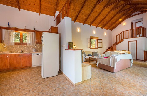 Tsilivi Villa | Spacious Villa for 6 with Private Pool & Large Garden, 400m from the beach