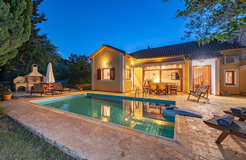 Tsilivi Villa | Spacious Villa for 6 with Private Pool & Large Garden, 400m from the beach