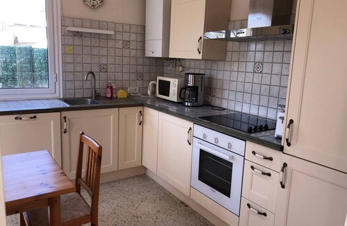Le Barcares Villa | Spacious Villa for 10, 100m from Beach, WiFi, Garden, A/C, Near Shops, Parking Available