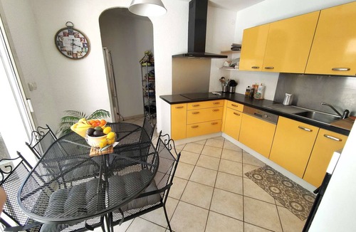 Cap-Ferret Villa | Spacious Villa with Heated Pool and Garden in Petit-Piquey
