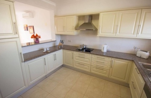 Budens Villa | Spacious Villa on edge of Portuguese Village close to stunning beaches/amenities