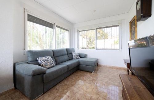 Catadau Villa | Spacious Villa w/Private Pool, Tennis Court & BBQ