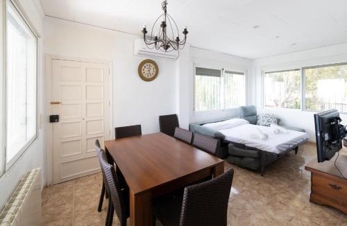 Catadau Villa | Spacious Villa w/Private Pool, Tennis Court & BBQ