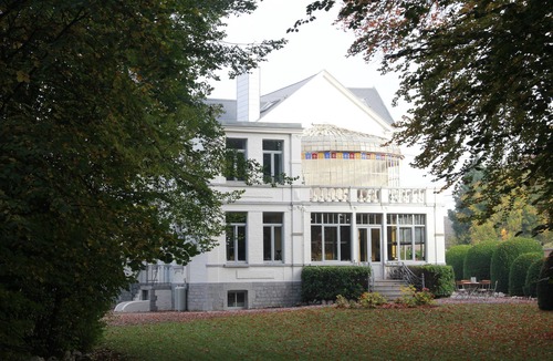 Chimay Villa | Spacious villa with 6 beautifully decorated bedrooms set in 80 acres of parkland