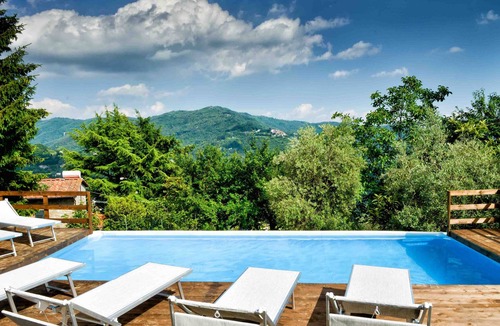 San Quirico House | Spacious villa with beautifull view an private pool in a huge garden.