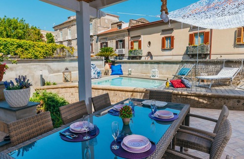 Sant'Agnello Villa | Spacious Villa with 4 rooms, pool, solarium & garden