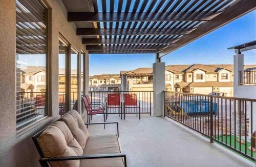 Hurricane House | Spacious Villa with Lazy River, Pool & Hot Tub