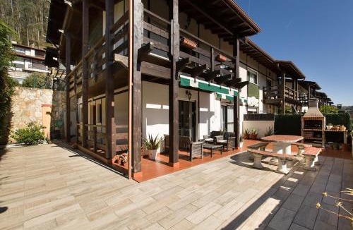 Isuskitza House | Spacious Villa with Pool Plentzia Bilbao Area