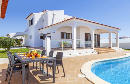 Castelo Villa | Spacious villa with BBQ and pool in Albufeira