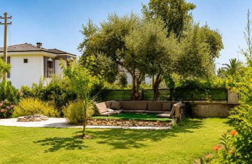 Goynuk Villa | Spacious Villa with Sea and Mountain View