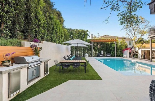 Westwood Villa | Spacious villa with 8 bedrooms and WiFi, fitness room in wonderful Los Angeles