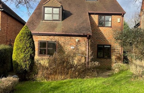 Horspath House | Spacious Village House near Oxford with Woodburner