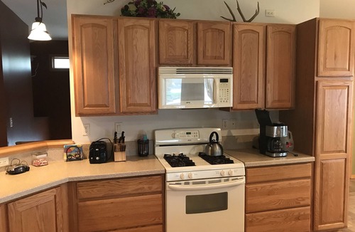 Brooklyn House | Spacious Vineyard Lake Lakefront Cottage within 5 minutes of MIS