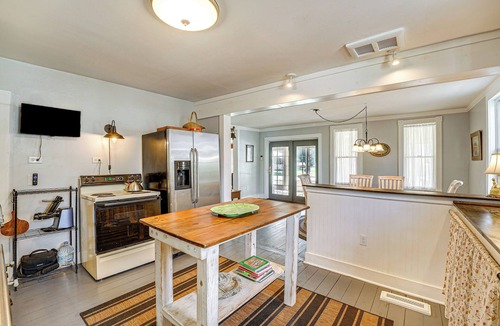 Manistee Cottage | Spacious Vintage Gem w/Sunroom in Manistee!