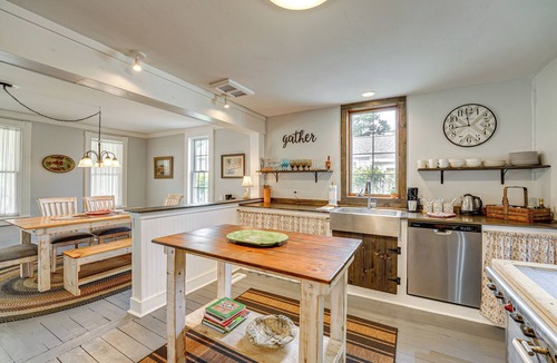 Manistee Cottage | Spacious Vintage Gem w/Sunroom in Manistee!