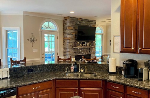 Mount Holly House | Spacious Water Front House off of Potomac River 5 Bedroom/5 Full Bath