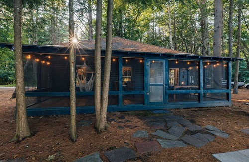 Corinth Cabin | Spacious Waterfront Cabin with Private Dock Near Lake George & Saratoga Springs, Corinth, NY