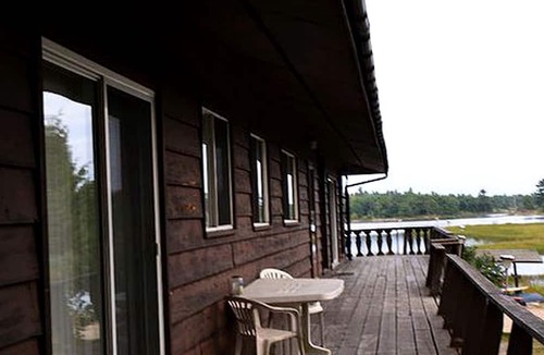 Carling House | Spacious Waterfront Cottage Rental for a Family-Friendly Getaway on Georgian Bay, Ontario