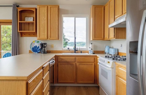 Grapeview House | Spacious Waterfront Gathering w/ Private Beach on the Puget Sound Nature Retreat