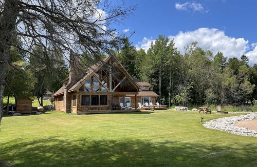 Hessel House | Spacious Waterfront Home in Hessel - Perfect for large families! Pet Friendly.