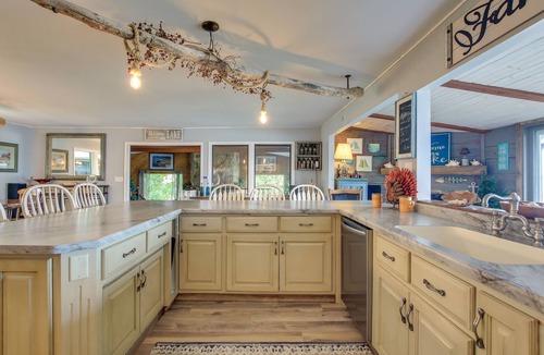 Green Bay House | Spacious Waterfront Retreat Near UW-Green Bay