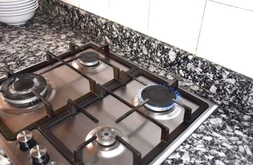 Cali House | Spacious Wellness House in Ciudad Jardín - Ideal for Groups of 13 People