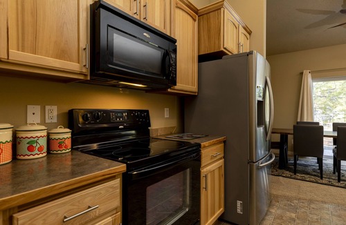 Chiloquin House | Spacious Western Home on 2 acres in the Pines close to Crater Lake