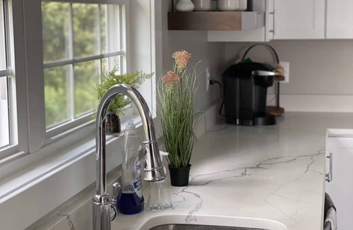 Round Hill Apartment | Spacious Whole Garage Apartment with Blue Ridge Views
