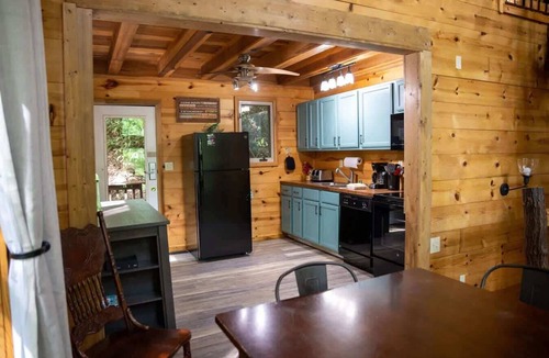Stanton Cabin | Spacious- Wifi - Arcade-Kids Climbing Wall -RRG - Grants Ripple Cabin Is Located Right at the Slade Exit!