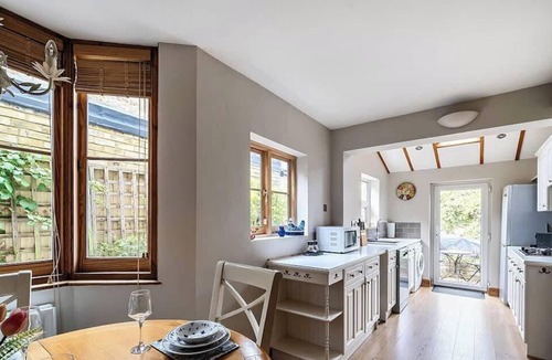 Windsor House | Spacious Windsor Stay w/Garden & Parking