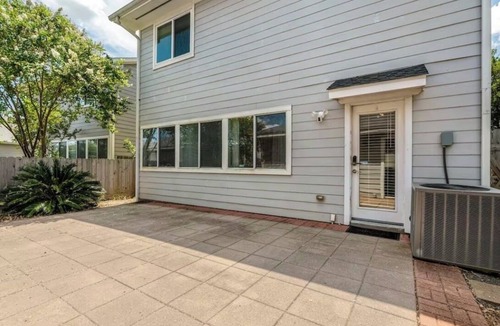 Central Southwest House | Spacious World Cup home! Minutes from NRG stadium. Free prkng & Groups welcome!