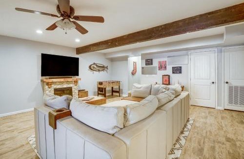 Munds Park House | Spacious Yard & Deck! Great Space in Munds Park