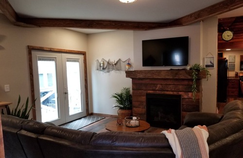 Clear Lake House | Spacious yet cozy, newly remodeled home steps away from the Surf Ballroom.