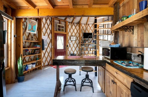 Fancy Gap House | Spacious Yurt with Hot Tub for the Ideal Blue Ridge Parkway Getaway