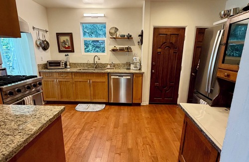 Mid City House | Spanish Gated Bungalow, Culver City