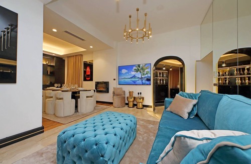Rione IV Campo Marzio Apartment | Spanish Gold Edition