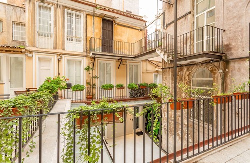 Rione III Colonna Apartment | Spanish Steps Deluxe Apartment