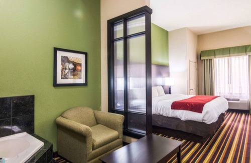 Amarillo Hotel | Spark by Hilton Amarillo Western Plaza