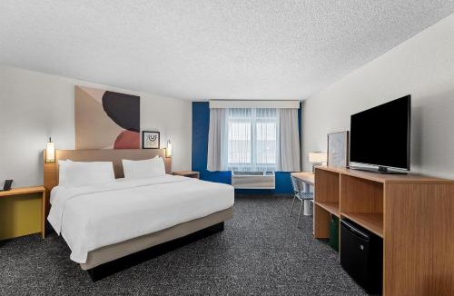 Cedar Falls Hotel | Spark by Hilton Cedar Falls