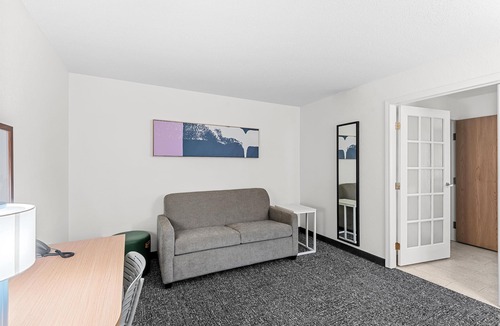 Cedar Falls Hotel | Spark by Hilton Cedar Falls
