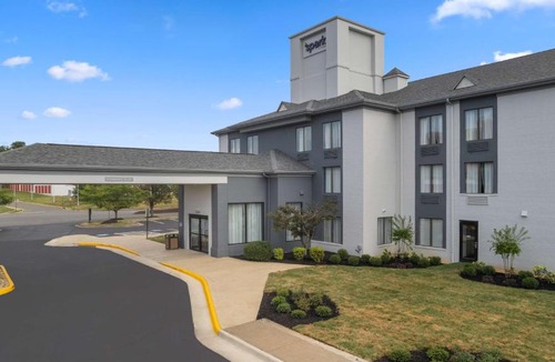 Fredericksburg Hotel | Spark By Hilton Fredericksburg Southpoint