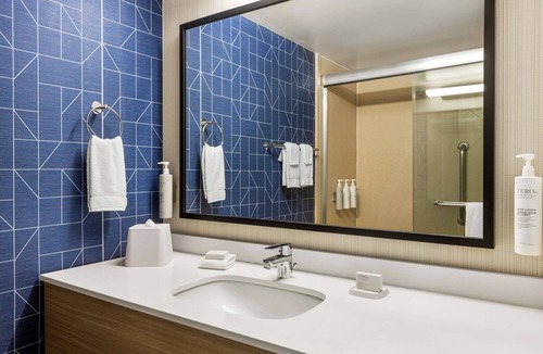Germantown Hotel | Spark by Hilton Germantown Washington DC North
