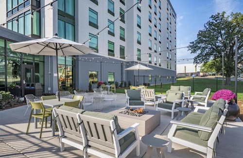 Madison Hotel | Spark By Hilton Madison Central